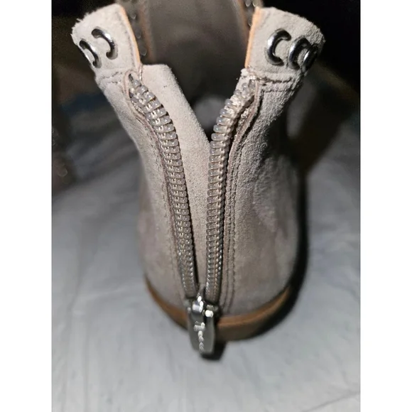 Vince Camuto Prafinta Suede Ankle Booties - Size 8.5 Block Heel - Picture 9 of 12